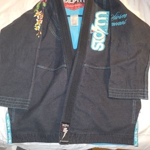 Storm Gi.